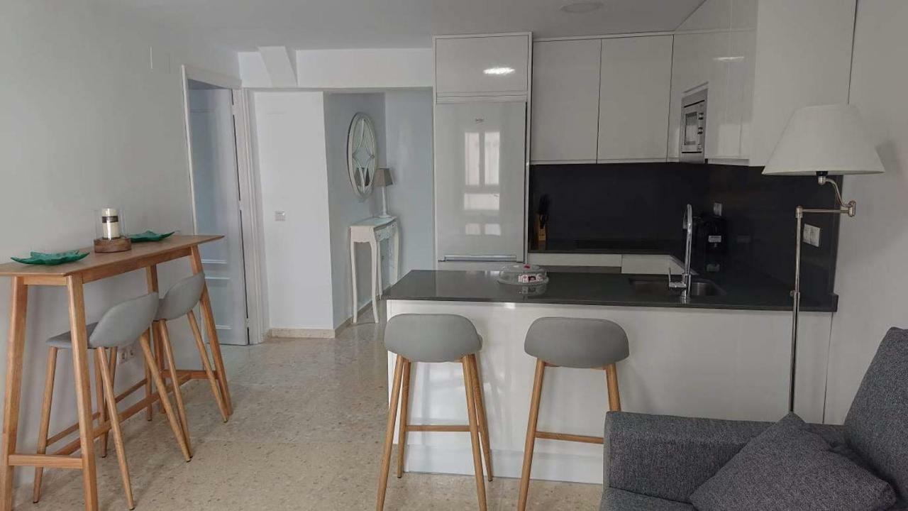 Guesting Comodoro Apartment Cadiz Exterior photo